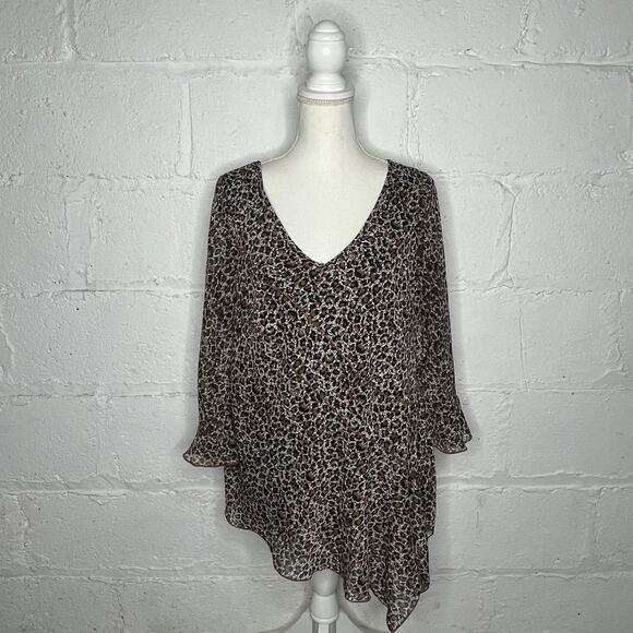 Cato Women's Plus Leopard Bell 3/4 Sleeve Angled V-Neck Blouse Size 14/16W - Picture 1 of 7